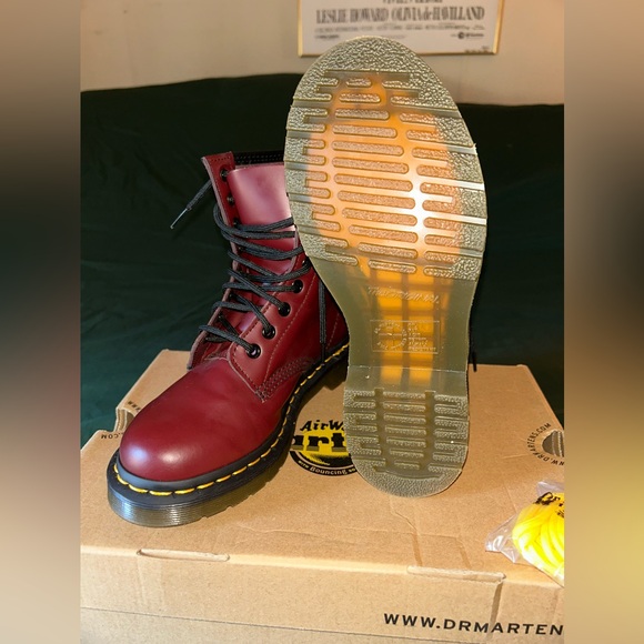 Dr Marten boots - Picture 3 of 8